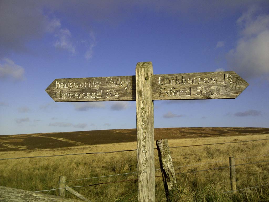 Signpost on Larkbarrow
